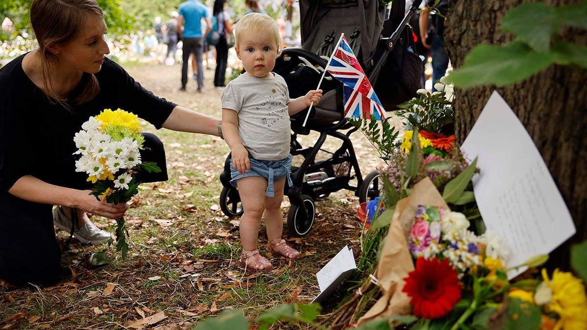 Queen Elizabeth tributes