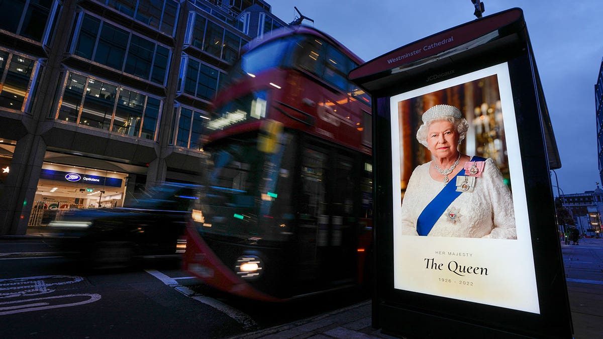 picture of Queen Elizabeth