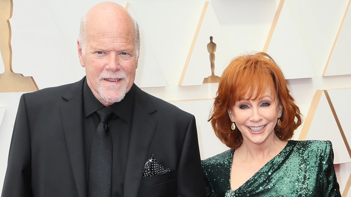 Reba McEntire and Rex Linn