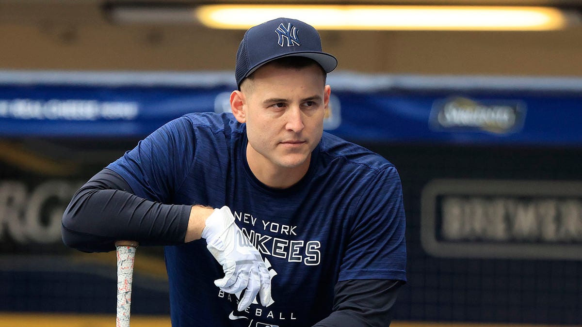 Can Yankees' Anthony Rizzo manage balky back to be an impactful bat? -  Pinstripe Alley