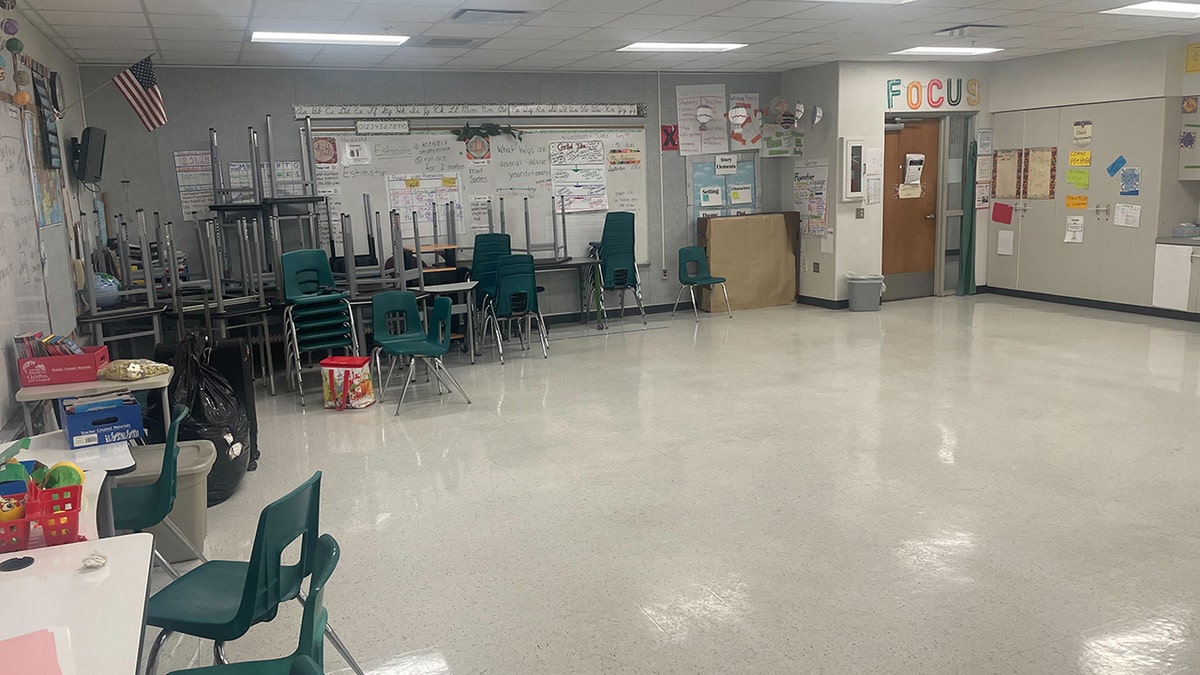 Tampa, Florida school ready to shelter Hurricane Ian evacuees