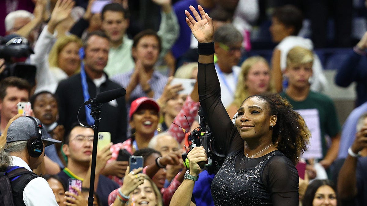 Serena Williams waves to crowd in last match