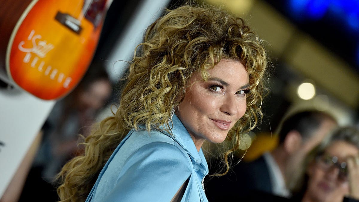 Shania Twain at "I Still Believe" premiere 