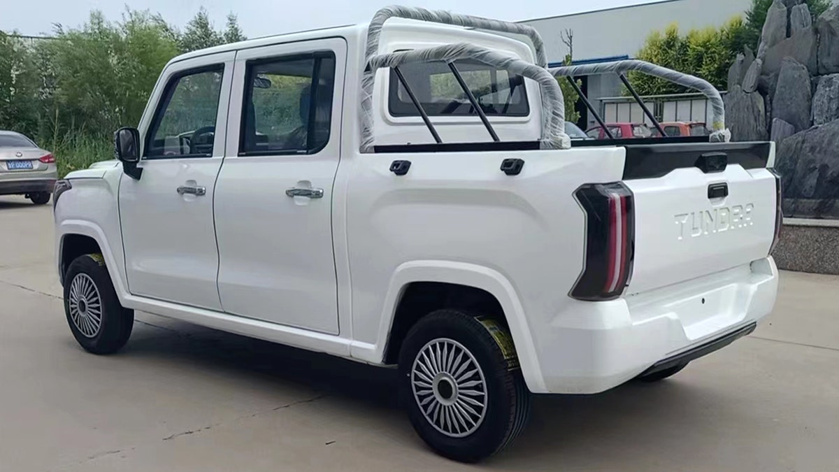 SVH Tundar rear