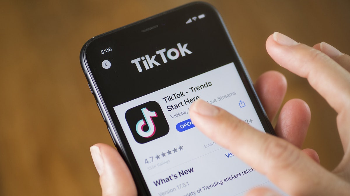 TikTok app download Sen. Warner Trump China