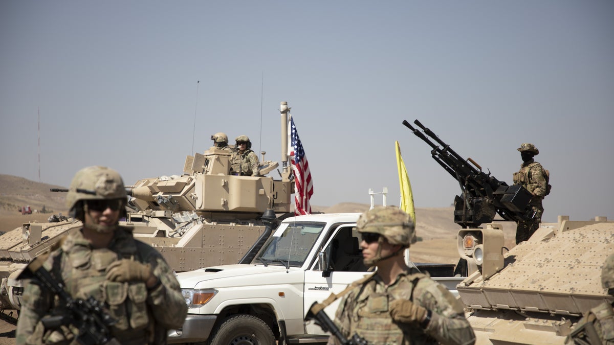 US soldiers train local forces in Syria