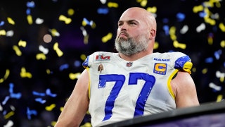 La antigua estrella de los Rams dice que está pendiente delDonald  Aaron Donald tras el traspaso de Myles Garrett