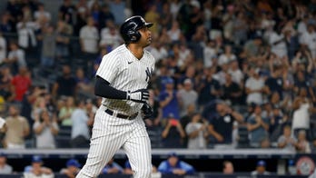 Yankees’ Aaron Boone says he plans to speak with Aaron Hicks after benching