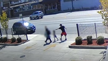 Chicago attempted kidnapper offered mother money for girl, 5, before trying to pull child away by her hair