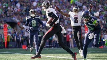 Marcus Mariota finds Drake London for go-ahead score, Falcons pick up first win