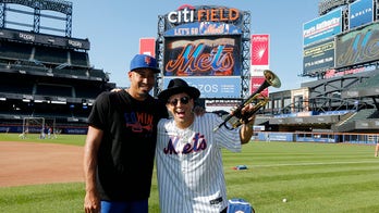 Braves troll Mets with Edwin Diaz's trumpets as New York NL East lead shrinks to one game