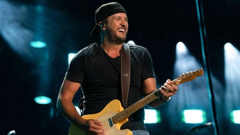 Luke Bryan talks co-hosting the CMAs with Peyton Manning: 'It's going to be fun'