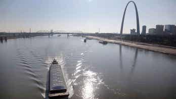 Low water levels on Mississippi River expected to cause barge traffic