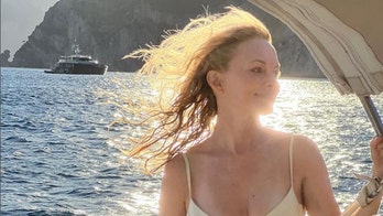 Heather Graham, 52, soaks up the sun in a cream bikini during Italian getaway: ‘Postcard from Positano’