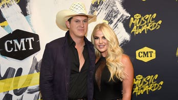 Jon Pardi, wife Summer expecting their first baby together