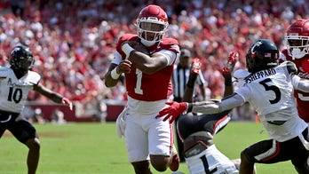 KJ Jefferson's four touchdowns get No. 19 Arkansas past No. 23 Cincinnati, 31-24