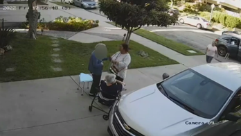 Elderly California woman robbed by seemingly friendly 'distraction thieves': video