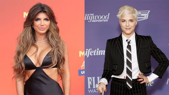 ‘Dancing with the Stars’: Teresa Giudice is eliminated, Selma Blair gets support from Sarah Michelle Gellar