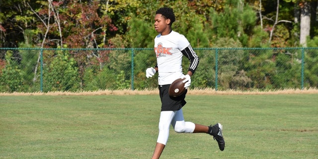 Devin Clark jugó en el equipo de fútbol de la escuela secundaria East Alamance en Mebane, Carolina del Norte.