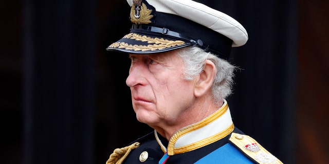Dans son premier discours télévisé à la nation en tant que roi, Charles a déclaré : "Je veux aussi exprimer mon amour pour Harry et Meghan alors qu'ils continuent à construire leur vie à l'étranger."