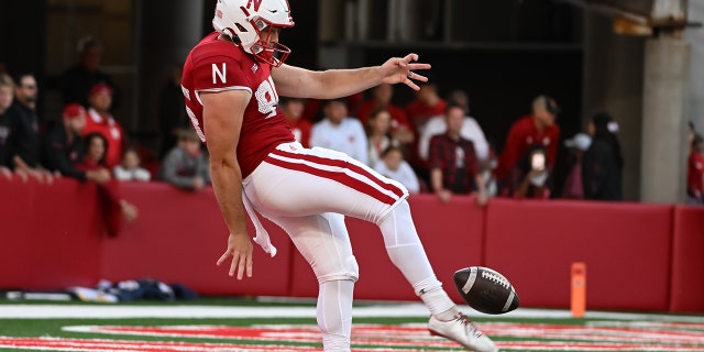Support for Italian Giorgia Meloni leads Nebraska punter to delete tweet and issue apology 2 Cornhuskers punter Brian Buschini kicks against the Georgia Southern Eagles at Memorial Stadium on September 10, 2022 in Lincoln, Nebraska.