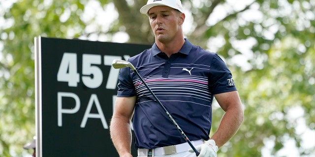 Bryson DeChambeau en un torneo de golf LIV