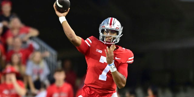 CJ Stroud throwing