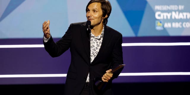 Charlie Worsham received acoustic guitarist of the year.