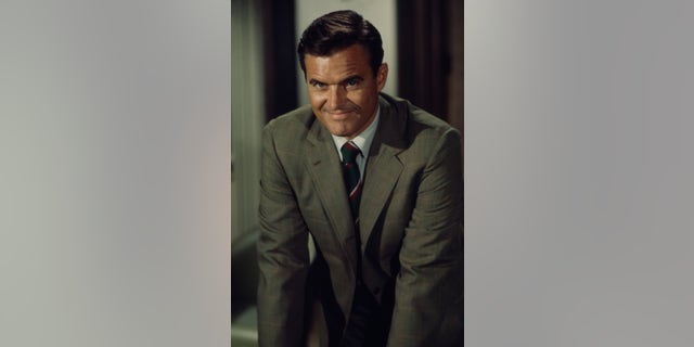'FBI' and 'Twilight Zone' actor William Reynolds dies at 90 3 William died of non-COVID pneumonia.
