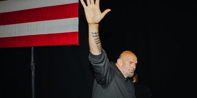 John Fetterman, lieutenant governor of Pennsylvania and Democratic senate candidate, says goodbye after speaking during an abortion rights rally at Montgomery County Community College in Blue Bell, Pennsylvania, US, on Sunday, Sept. 11, 2022.