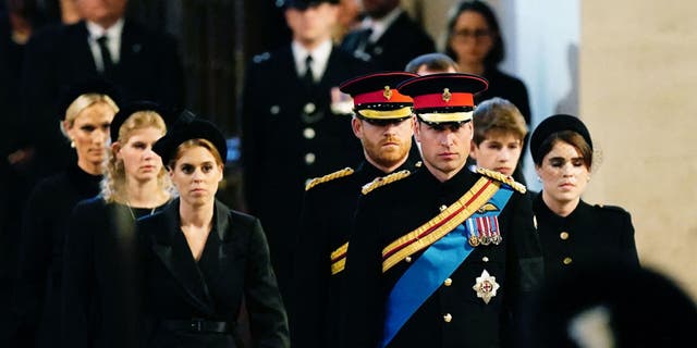 Prince William led his cousins as they arrived to hold vigil for their beloved grandmother on Saturday.