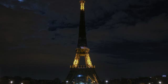 The Eiffel Tower submerges into darkness as part of Europe's "energy sobriety" plan to combat rising energy costs.