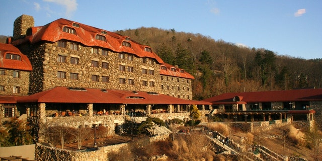 The Omni Grove Park Inn, built in 1913, is a historic resort hotel in Asheville, North Carolina, that has hosted several presidents.