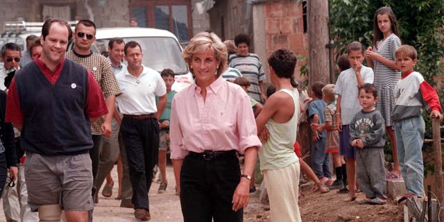 Diana, Princess of Wales, walked through a village area of Sarajevo during her trip to Bosnia in 1997.