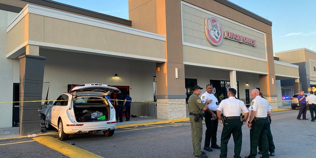 Fight inside Florida Chuck E. Cheese spills outside into parking lot, where one shot was fired.