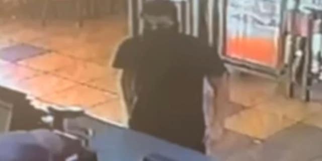 Houston Suspect Tells Fast Food Employees It S His First Robbery Houston Suspect Tells Fast Food Employees It S His First Robbery