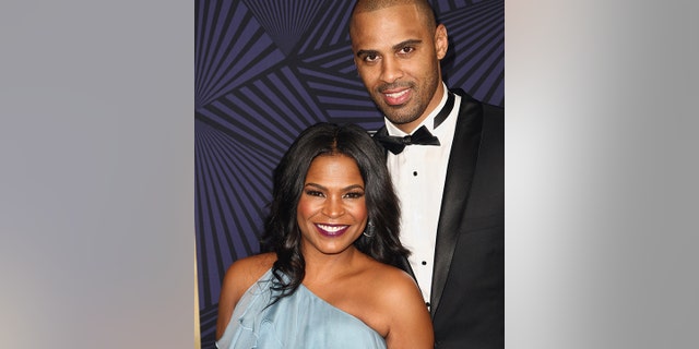 Nia Long e Ime Udoka participam do American Black Film Festival Honors Awards 2017 da BET no The Beverly Hilton Hotel em 17 de fevereiro de 2017 em Beverly Hills, Califórnia.