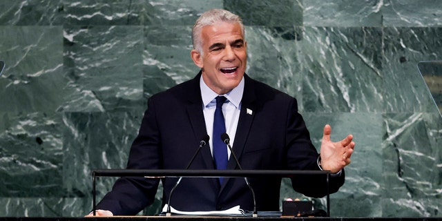 O primeiro-ministro de Israel, Yair Lapid, discursa na 77ª sessão da Assembleia Geral das Nações Unidas na sede da ONU em Nova York na quinta-feira.
