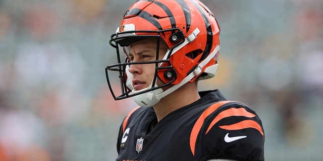 Joe Burrow #9 of the Cincinnati Bengals looks on during the game against the Pittsburgh Steelers d1q at Paul Brown Stadium on September 11, 2022 in Cincinnati, Ohio.