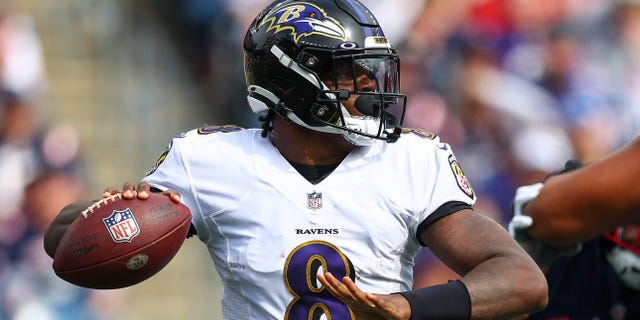 Lamar Jackson totals 5 touchdowns in win over turnover-happy Patriots 3 Baltimore Ravens quarterback Lamar Jackson attempts a second-half pass against the New England Patriots at Gillette Stadium in Foxborough, Massachusetts on September 25, 2022.