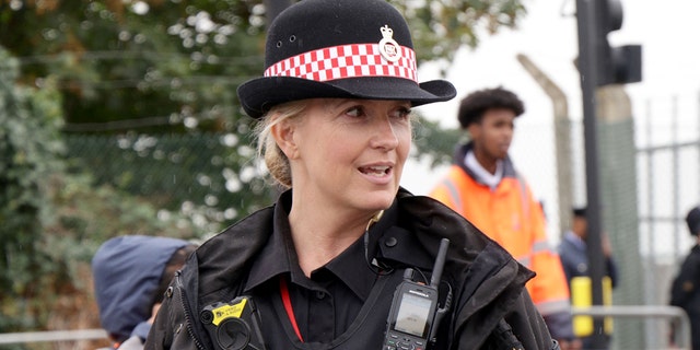 Penny Lancaster dans son rôle dans la police de la ville de Londres gardant l'ordre à l'extérieur de RAF Northolt, Londres, Royaume-Uni - 13 septembre 2022