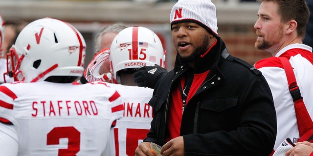 Nebraska football legend throws his hat into ring for head coach | Fox News