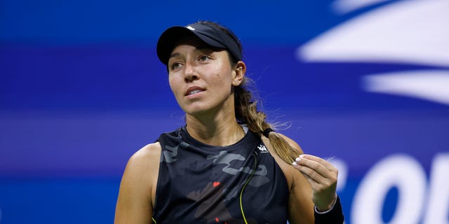 Jessica Pegula of the United States faces Poland's Iga Swirtek in the women's singles quarterfinals of the 2022 US Open at the USTA Billie Jean King National Tennis Center on September 7, 2022 in Queens, New York City It took place in the Flushing District of the Ward.  . 