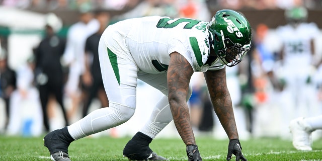Quinnen Williams lines up vs Browns