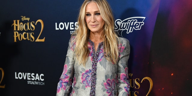 Sarah Jessica Parker announces death of stepfather after ‘an unexpected and rapid illness’