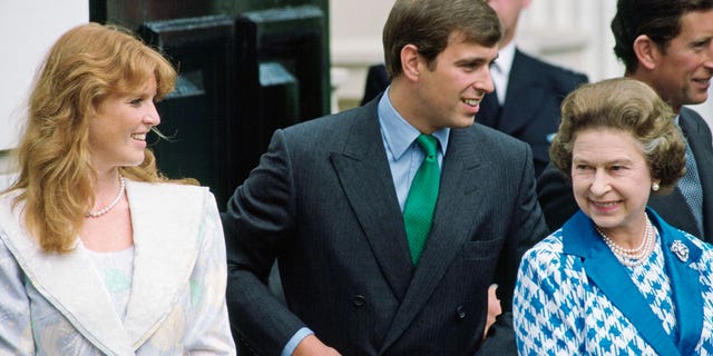 Despite their divorce, Sarah Ferguson had kept up a close relationship with Prince Andrew's mother, Queen Elizabeth II. 