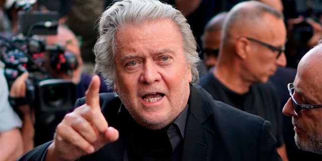 Former White House strategist Steve Bannon arrives at the Manhattan district attorney's office to surrender himself to New York authorities, Thursday, Sept. 8, 2022, in New York.