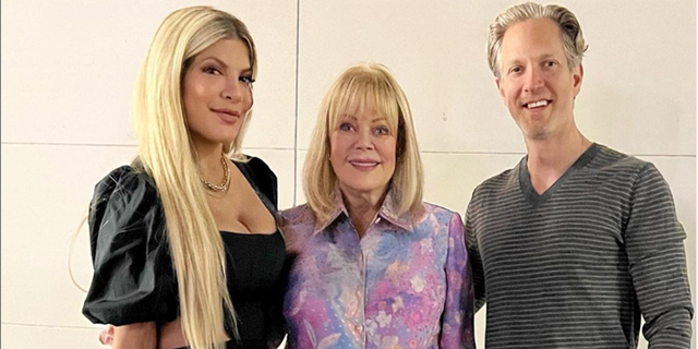 Tori, Randy and Candy Spelling had dinner with each other, something Tori says hasn't happened in 20 years.