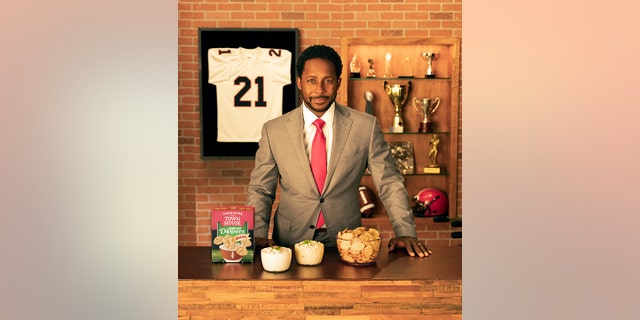 Desmond Howard with Town House Game Day Dippers.