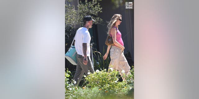 La cinquième série d'allégations contre Levine survient quelques jours après que le mannequin Instagram Sumner Stroh a affirmé qu'elle avait eu une liaison avec le "Misère" chanteur pendant environ un an.